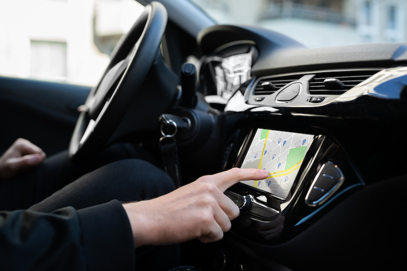 Using Car GPS Navigation And Tracking Maps