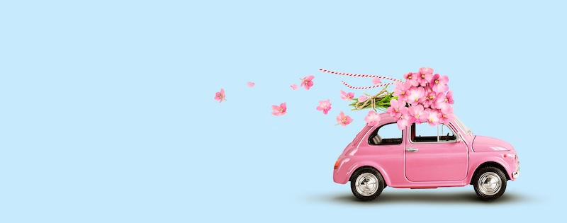 Pink retro toy car with bouquet of flowers on a roof on blue background. Flowers fast delivery SSUCv3H4sIAAAAAAAACoxSuY4UMRDNkfiHkWNGuG83IREJIiFbbeCj6DbjsUc+gNVq/h3b3Z4xyyEy+1XVe1Wv6vn1q8MBMeokR+8Oz+kX/1Kp4LylXhodYfxmxy1oAbZGQEhvrKSqBhn1fNX0DBHUQakEX3MQOU99cOAqMbcG78E6b/gpwl2VzamHJdL/kl+afdj+hxLIwVgRQ+iDUVLQJ4f2ljahwFLsE/sK3DtUIpvWX4jeU35arAlauLef4YcPFv5I+lE6DkpRDSZU1NvjsRhDF9D86T5LgoRhUGa/jRQDDe7JeGN63B7XyhwLCuhm5cOmgE7fo5HnbNaeRIOQpjLvm+FUuRc2X6zkUi9VmfFr3nMp49EBb1PnqJmGYgBSxlwoU2nPXyItFHylziXPCl6vNB6WOVdS2vg8A9pYkYg7zzpd25GJjC0huG2nodtl9xNaZeTJHZUew0UZKiCJ3u19cVzNMPdd00xjf9shYnLJ4ctqfLIq5bRzj3G26H4fadVnGdn+R4G05PeN5Rwp/nH80d2pnfE0tE1e/V4okyRiqS/G+BEPw3jsySyObBb9ccB04KRhDI8sVl1/AgAA//8DABYW/WPUAwAA