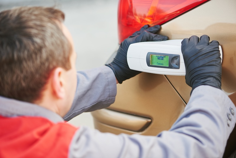 Precise auto colour matching. colourist man selecting color of car at automobile repair and renew service station with paint scanner equipment SSUCv3H4sIAAAAAAAEAH1Ry27DIBC8V+o/WJwdCUwcx71WPfTeW9UDj42DSqACnCqK/O/lYascql4QM8PO7iz3x4emQZx5JdBTc08oYqX17INjQVkTadyuPEgVrFNMJzJxS1aQDyzMHnyyWCnBAkzxbSHX+q3Pe8HNJmQxVkQJvRqZeqcmbaX6mSf12ZooziJPtslL+4/fG4izsdpOt7/8XjSI4KxRwv/alcvHlppNYMQtZ6syO9DASuY1DsIc93yUeEdxPPYnSnbsdJS77sAF9Hw4kGHMXYo1+vwO4C711q5Kgq0wm6Wy1QKvVjCdCmg1yZdTQpmpKrPhDK7+jLhRe6kIY0OeHJWdIBl/K0FCCaH9cRgJ7va0w8MQ511+AHZFyQwlAgAA